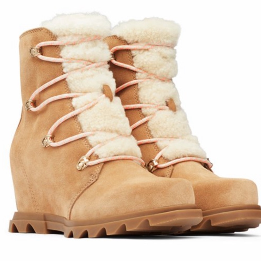 Sorel Joan of Arctic Wedge III Lace Cozy Suede Boots-Tawny buff. NIB SZ…